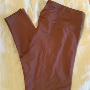 Lularoe Leggings !!!! TC2 FITS 18+